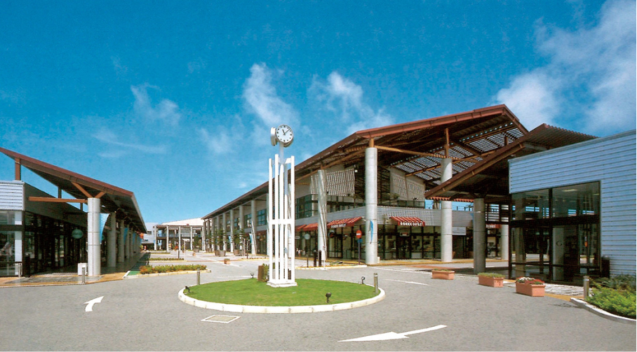 沖縄アウトレットモール あしびなー